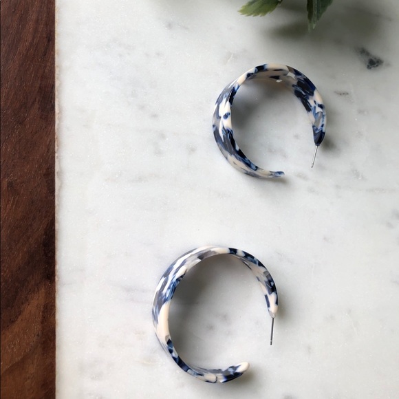 The Mia - Large Blue & White Classic Hoops - Picture 3 of 6